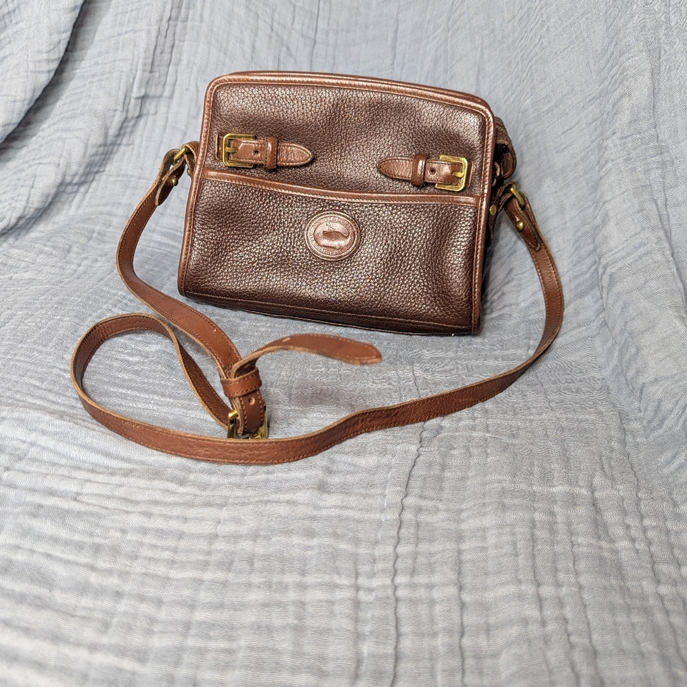 Vintage Dooney & Bourke Zip Top P211 Buckle Shoulder Bag Brown Mahogany